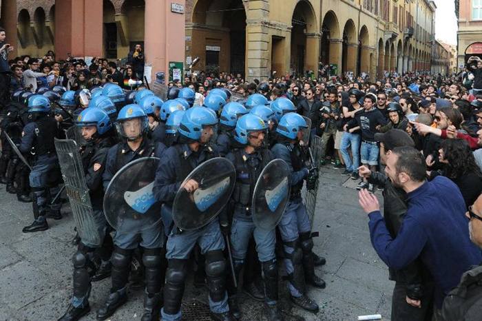 repressione studenti